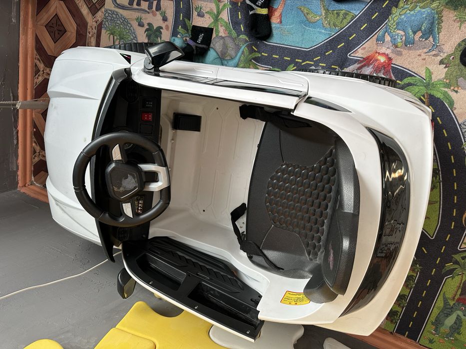 Продам детский электромобиль