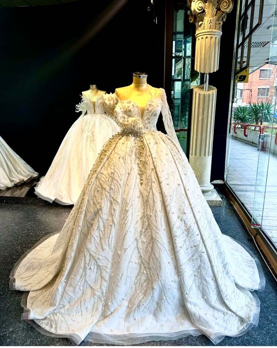 Бяла булченска рокля в перли ръчна изработка