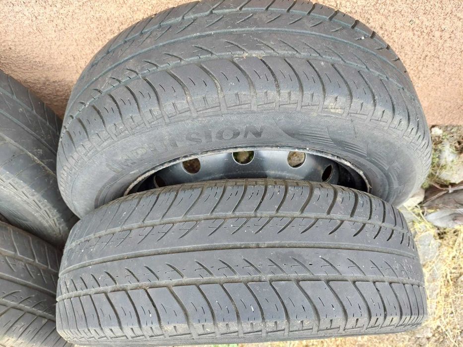 vand 4 jante Ford 15'(Originale) si 4 jante de Logan 15' vechi