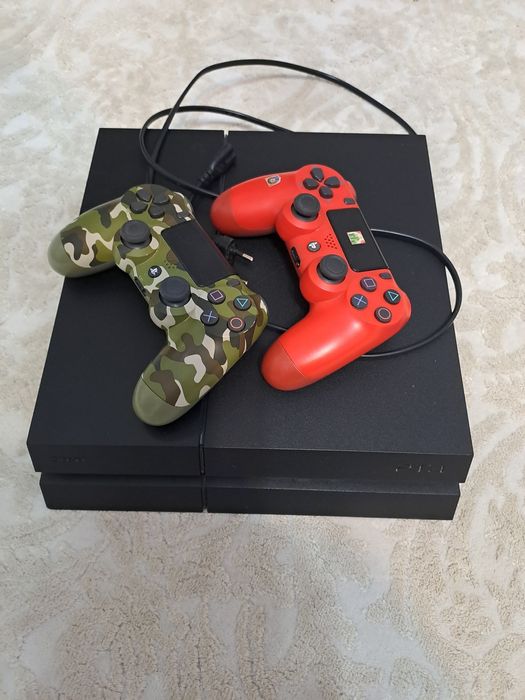 Продам PlayStation 4