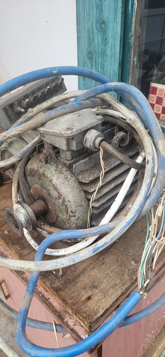 Мотор трехфазовый