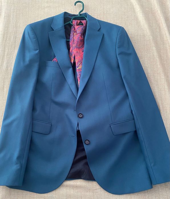 Vand costum , purtat o singura data, 3 piese