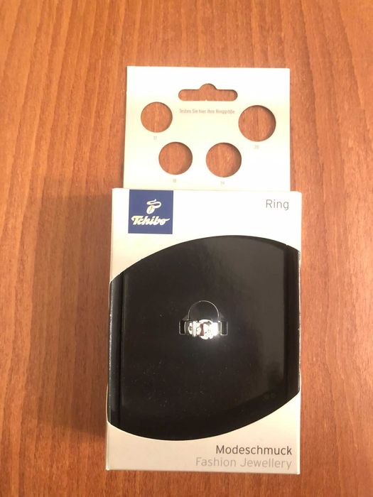 Оригинална халка с декоративен елемент във вид на катарама на Tchibo