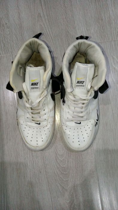 Nike Air Force 1 Mid '07 LV8 white