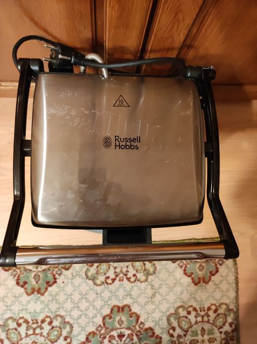 Vand  ieftin,   Un    Grătar  electric  .