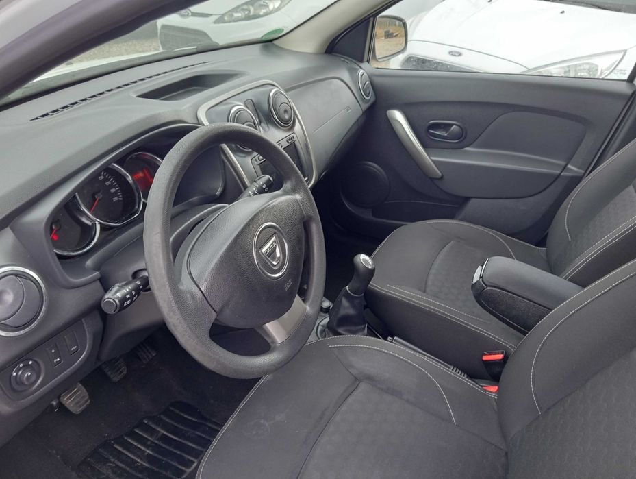 Vans Dacia Sandero  2013 CASH sau RATE