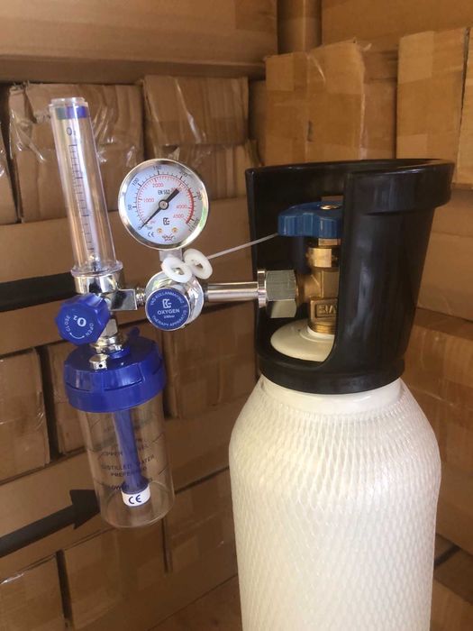 Кислородна бутилка 7.5л с регулатор