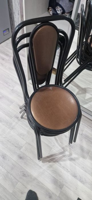 Продам стулья 3 штуки