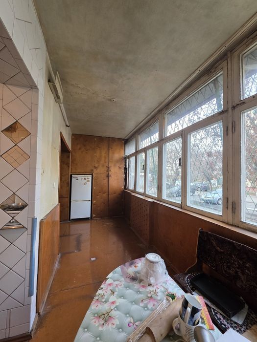 Юнусабад 12 метро Туркестан 3/1/5 балкон 2х6м