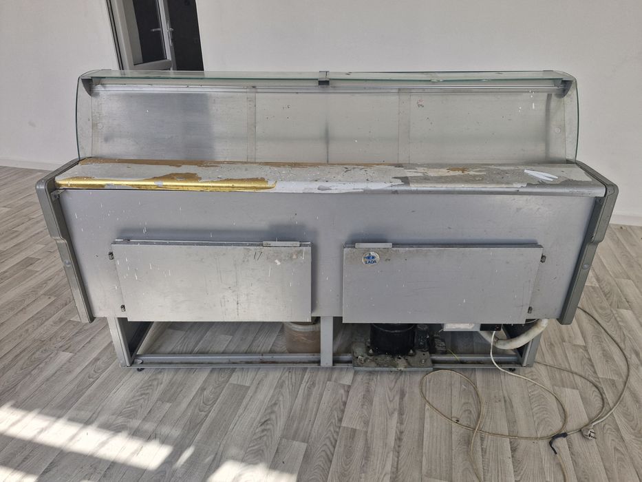 Ветринный холдильник