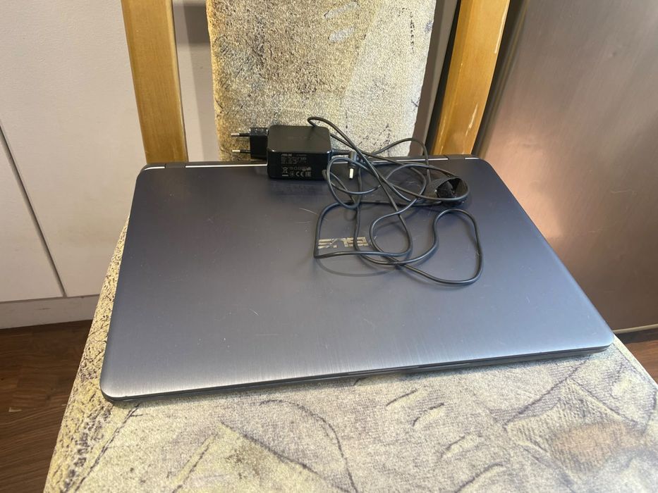 Ноутбук в отличном состоянии/intel i3/SSD256/