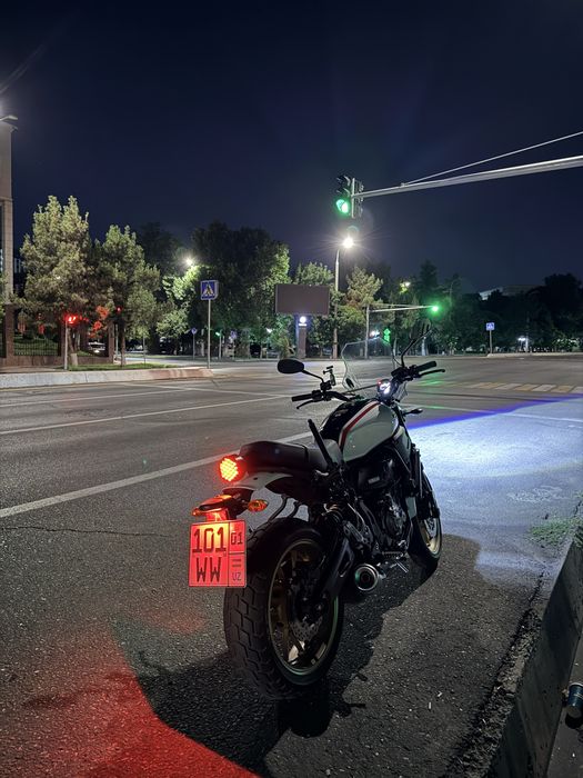 Yamaha  Xsr700Abs  2023 yil 2.000 km yurgan
