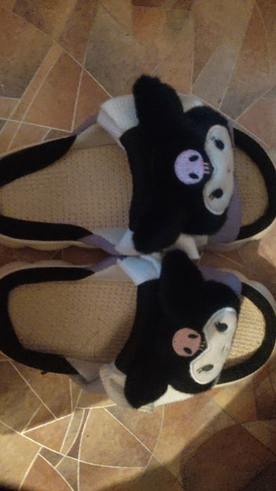 тапочки с куроми СРОЧНО!