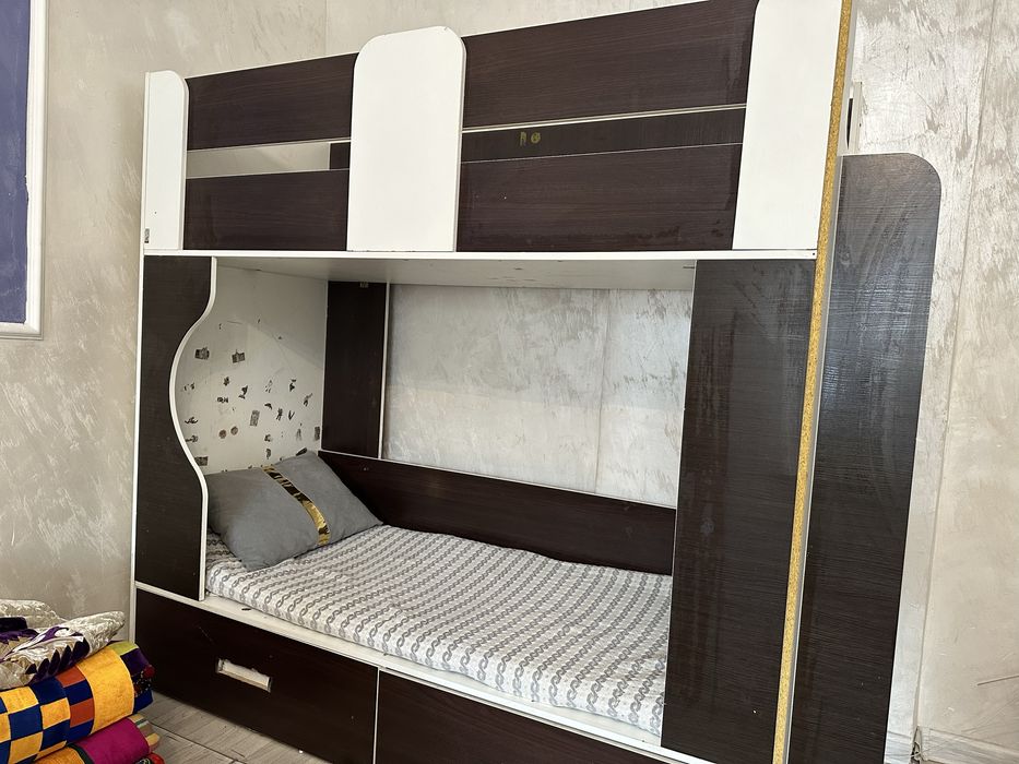 Двухярусная кровать.