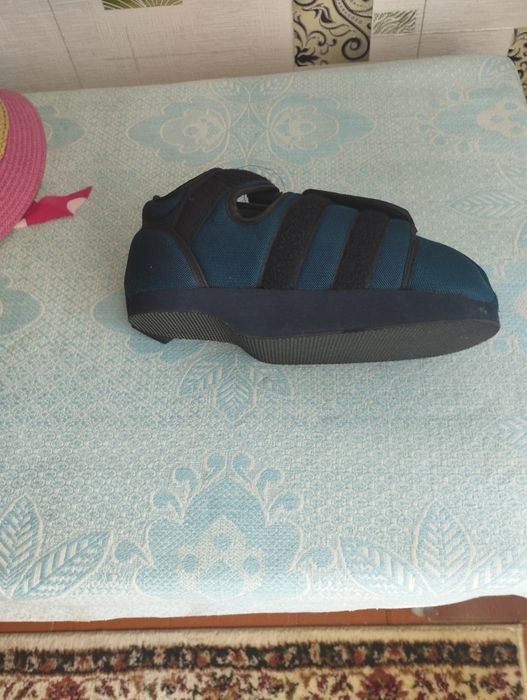 Продам  компенсаторный ботинок