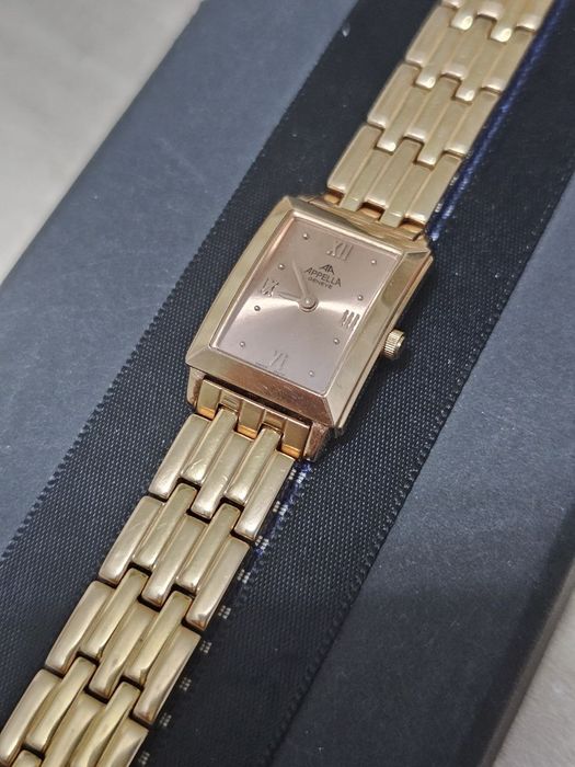 Бредовый часы фирма Аppella