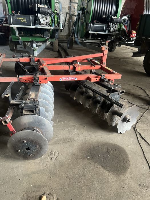 16 ha teren arabil Tecuci irigatii Utilaje agricole