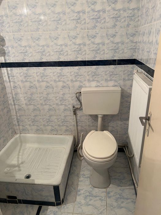 Vând apartament 4 camere
