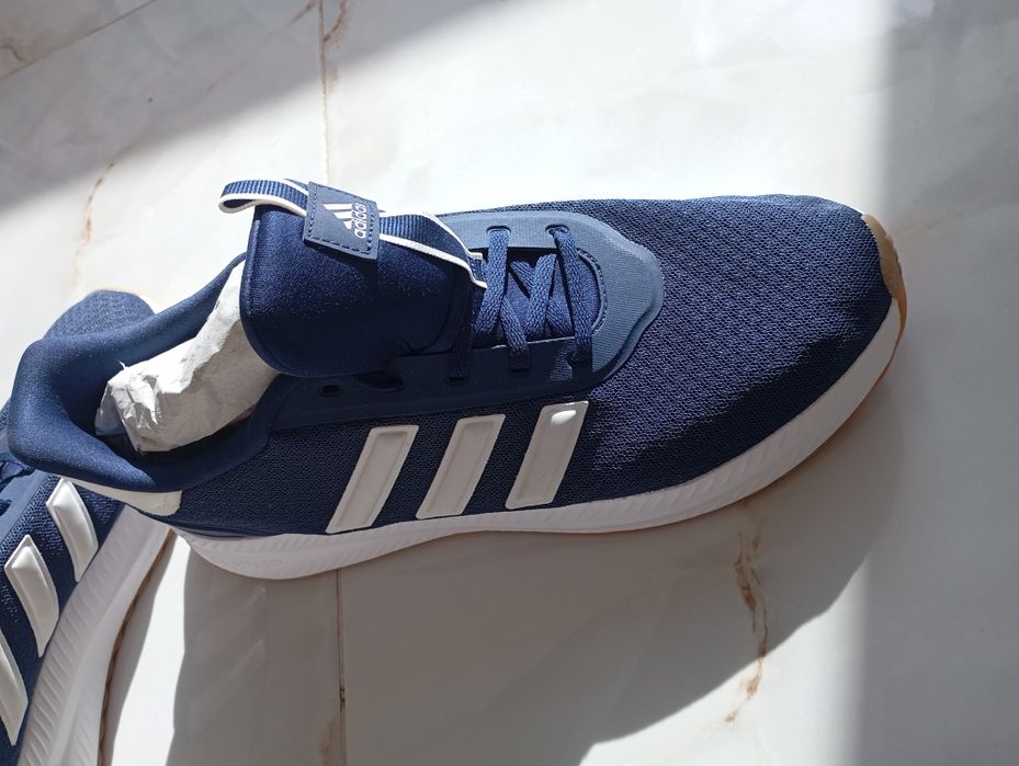 Adidas оригинал новые 44 размер