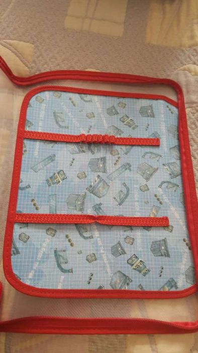 Папка для школьных принадлежностей