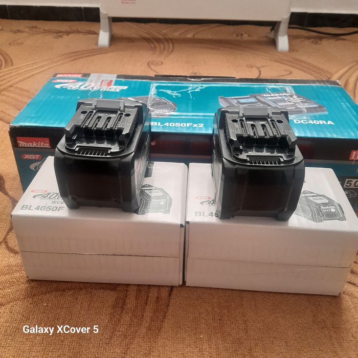 Makita зарядно +батерии