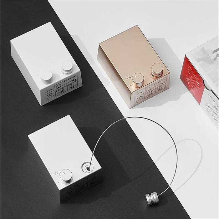 Настенная вешалка для одежды HVR88