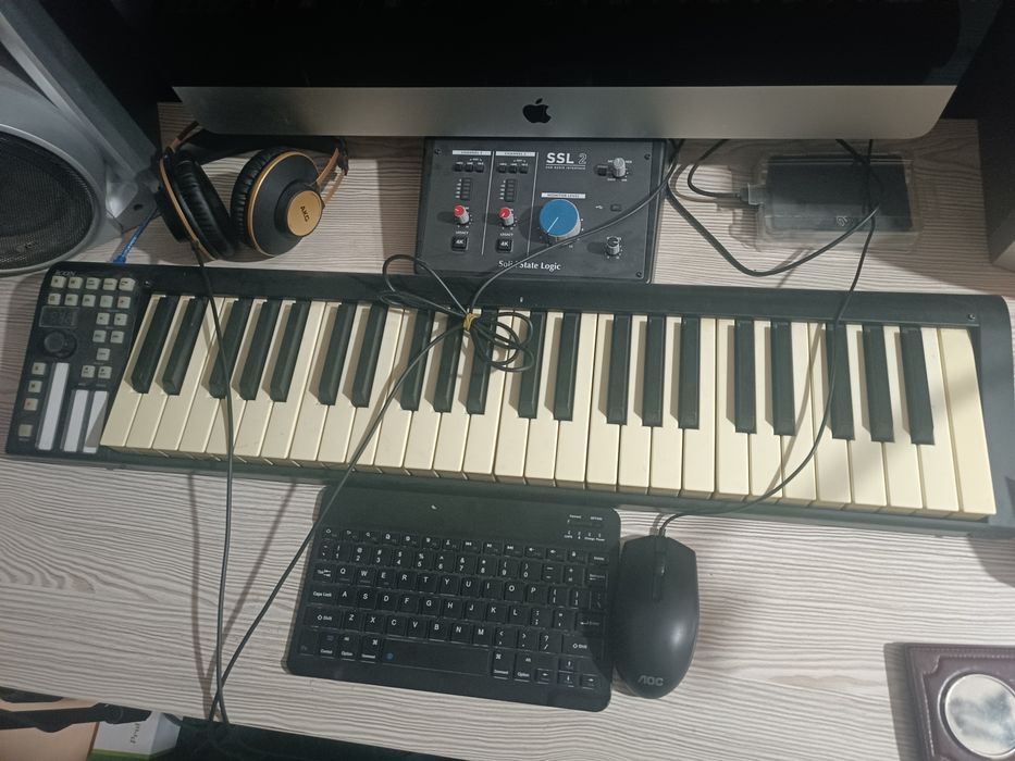 Imak 27.256.8.gb.  xard.2 tera mede kilavsh.oladigan tushungan odam te