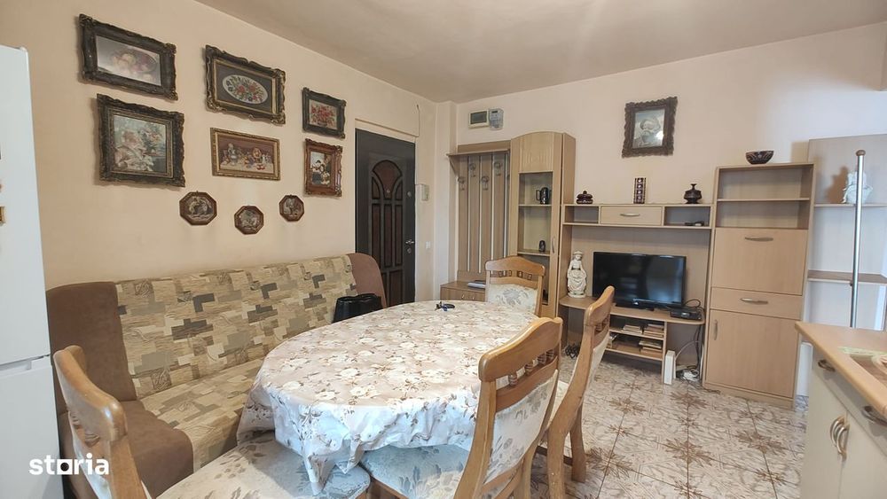 De vanzare apartament 2 camere,etajul1