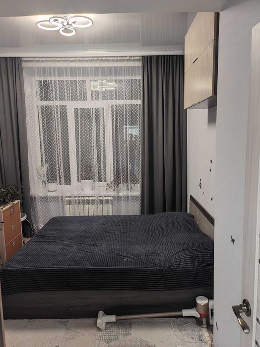 Продам квартиру из 5 комнат в  4 микрораоне