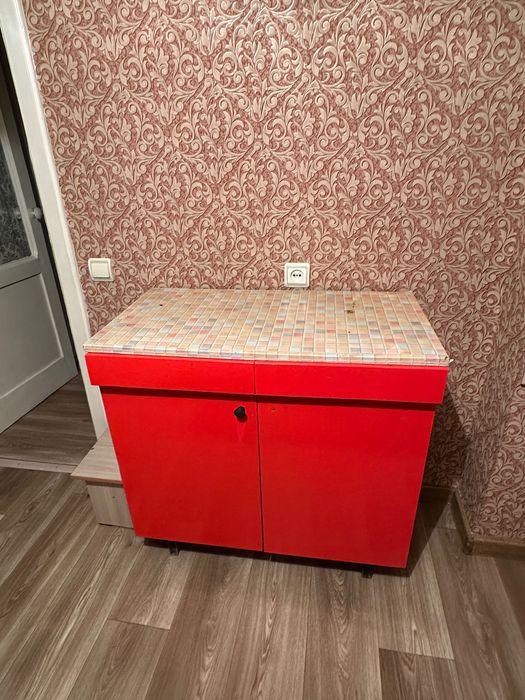 Отдам советский буфет и шкафчик