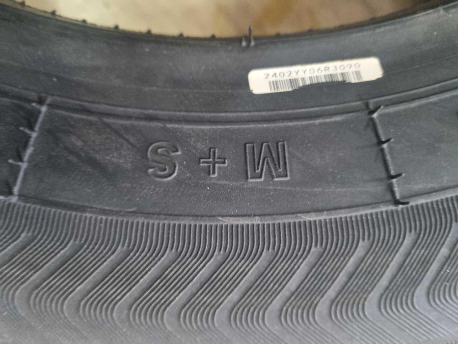 205/65R16C 107/105T  Mirage