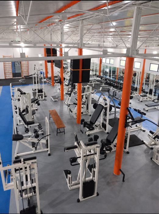 Aparate fitness profesionale - Technogym – sală completă, totul inclus