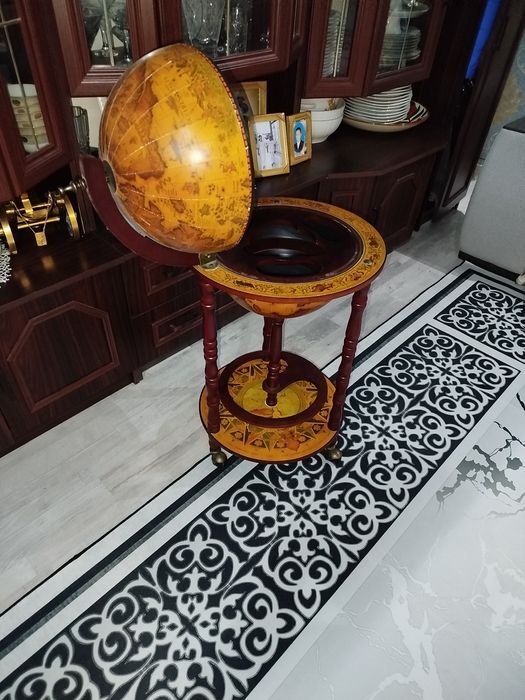 Глобус бар, продается