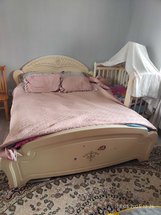 Продам кровать можно с матрасом