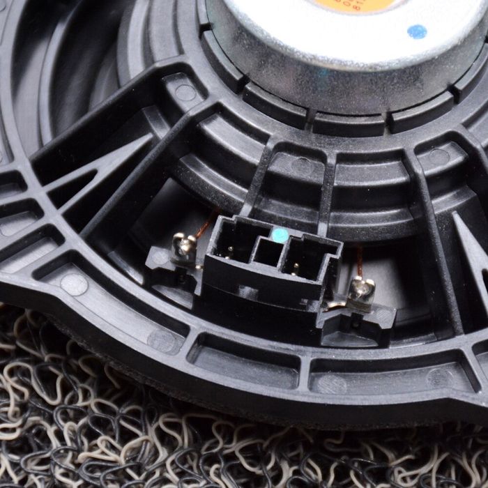 Boxa fata usa Harman Kardon Bmw Seria 5 6 7 E60 F01 F10 F11 G30 G11