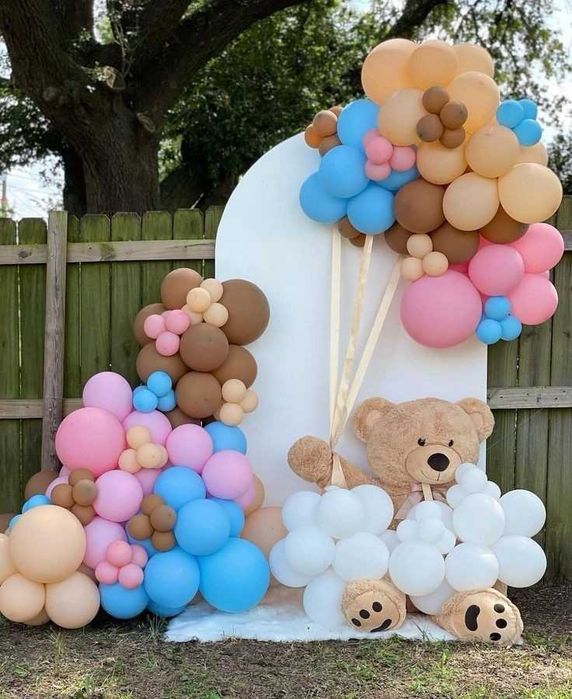 Украса  от балони за погача, украса за кръщение, украса за рожден ден