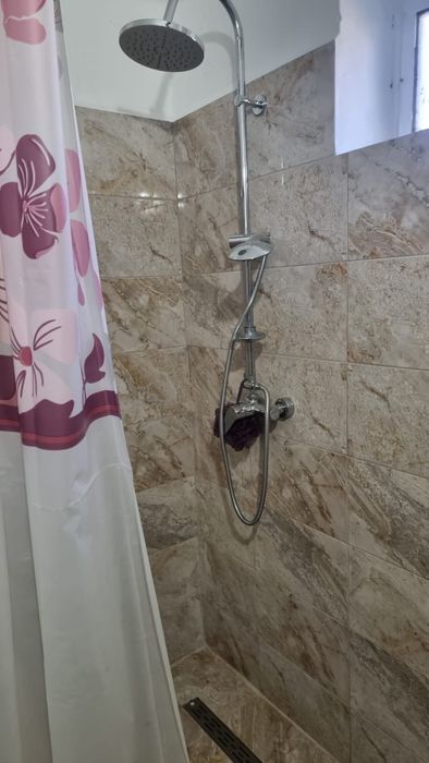 Proprietar, vand casa Leorint