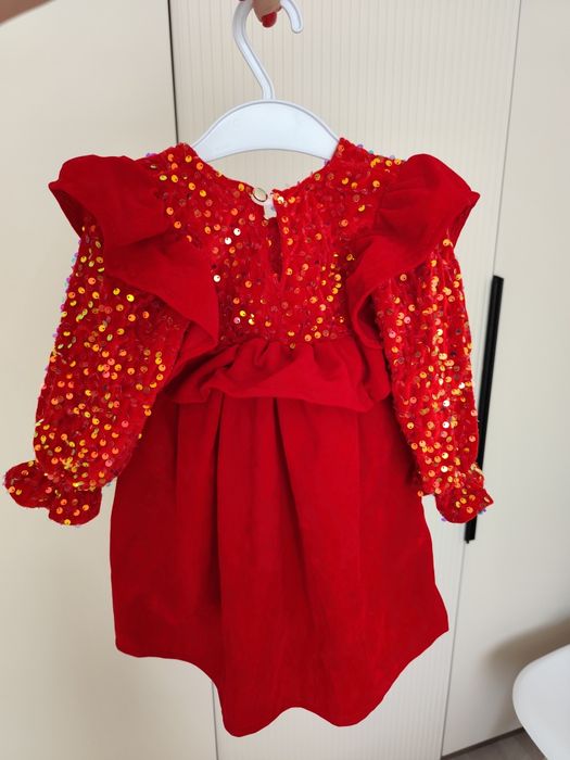 Продам платье на девочку состояние хорошее