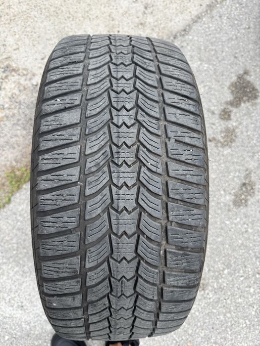 Зимни гуми 245/45 R18 100V XL – перфектни, 4 броя, Плевен