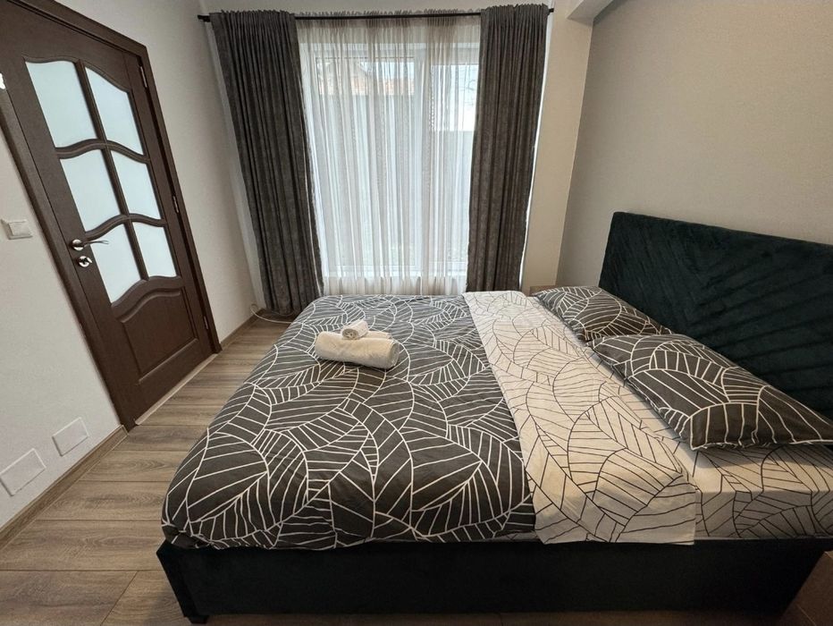 Închiriez apartament Cheltuieli incluse Curte Parcare