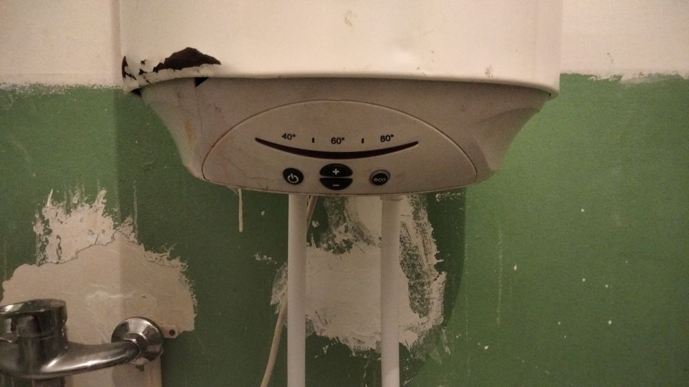 2 Холодильники, титан аристон