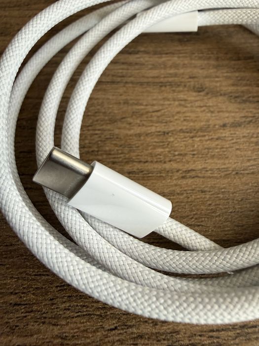 ESR Încărcător wireless MagSafe