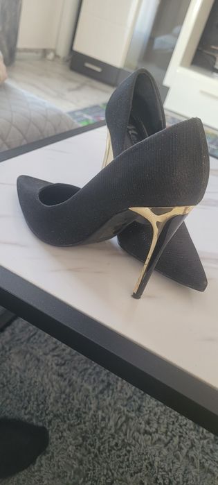 Pantofi eleganți