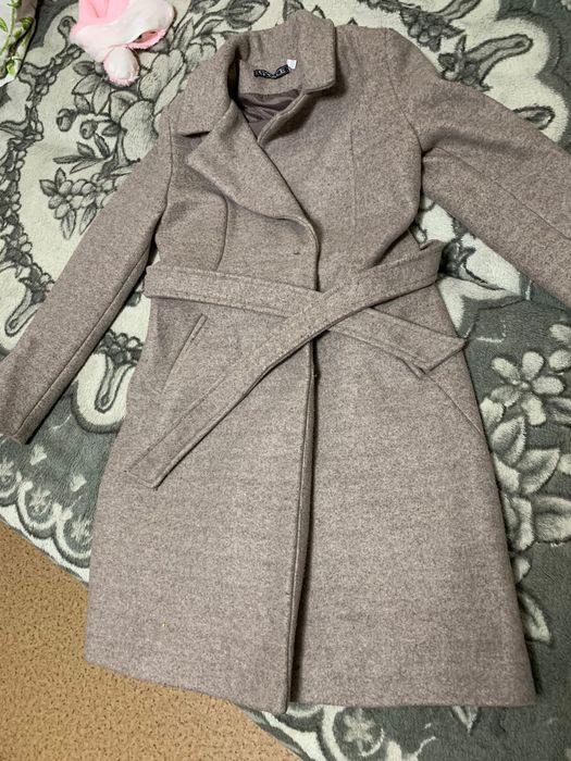 Пальто демисезонное 42 размер