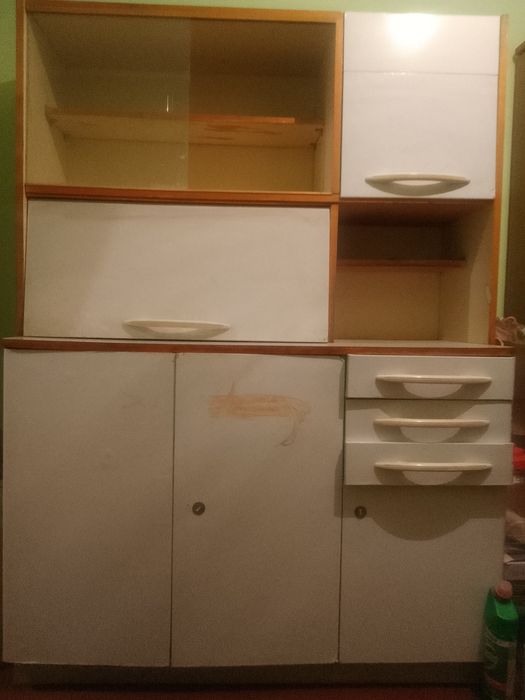 Кухонный сервант