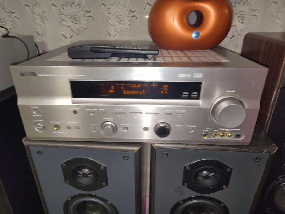 boxe dali dantax braun  amp nad yamaha peavey