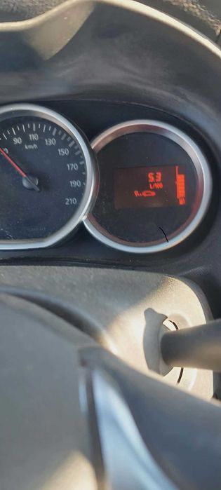 Autoturism Dacia Duster versiunea Laureate