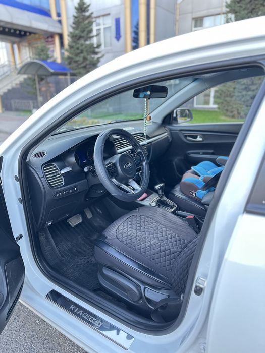 Продам автомобиль KIA RIO