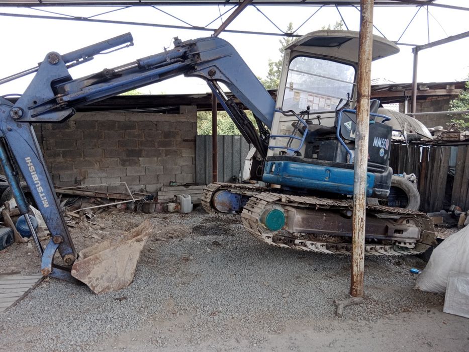 Миниэкскаватор митсубиши