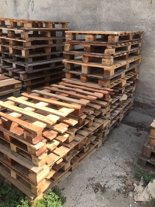 Vând paleți Euro și Non Euro